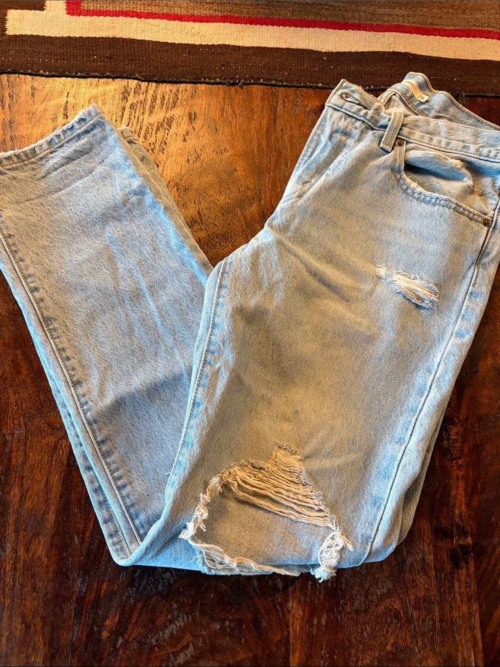 Levi's Light Blue Distressed Middy Straight size 28 women